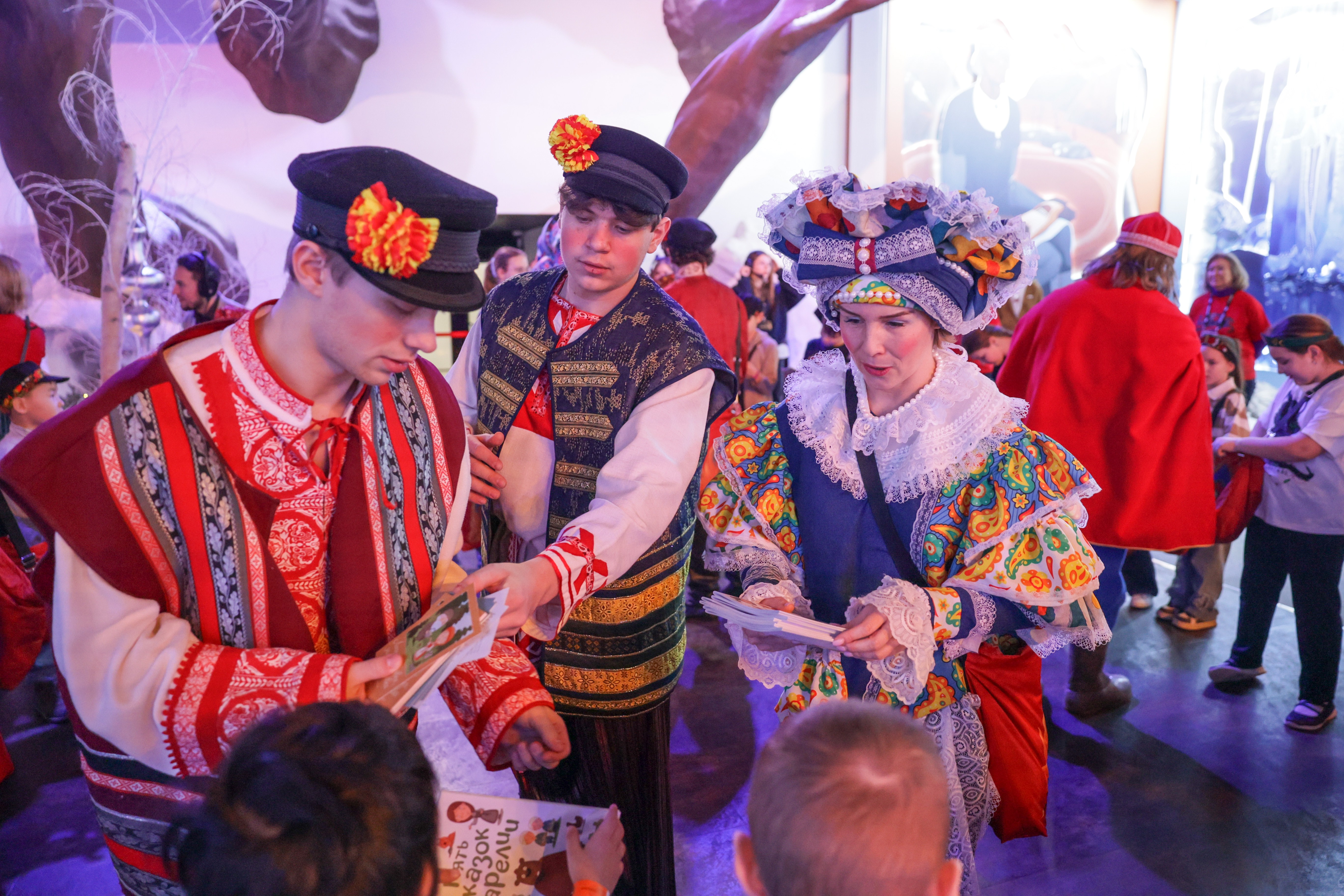 Theatrical carolling 