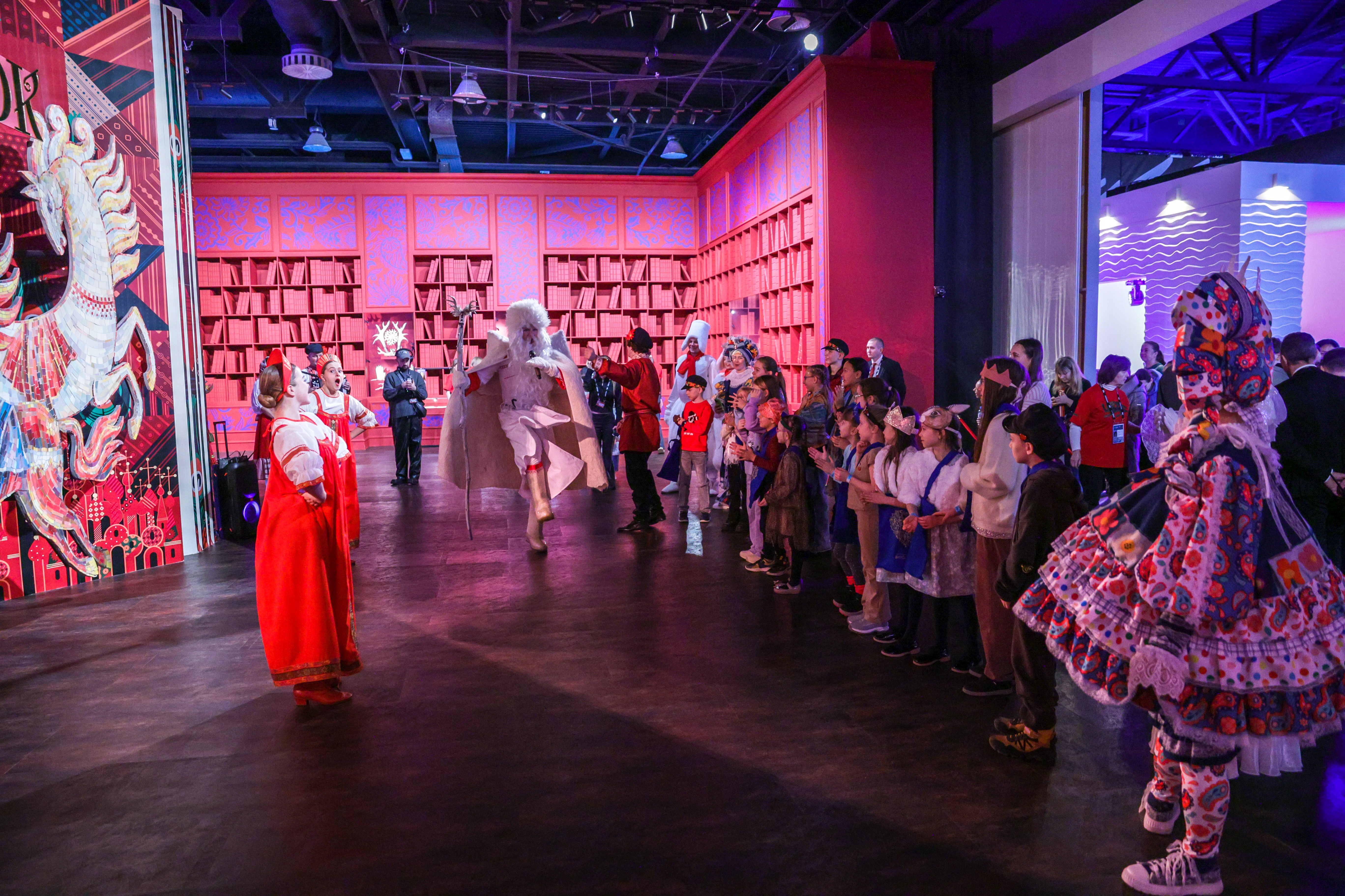 Theatrical carolling 