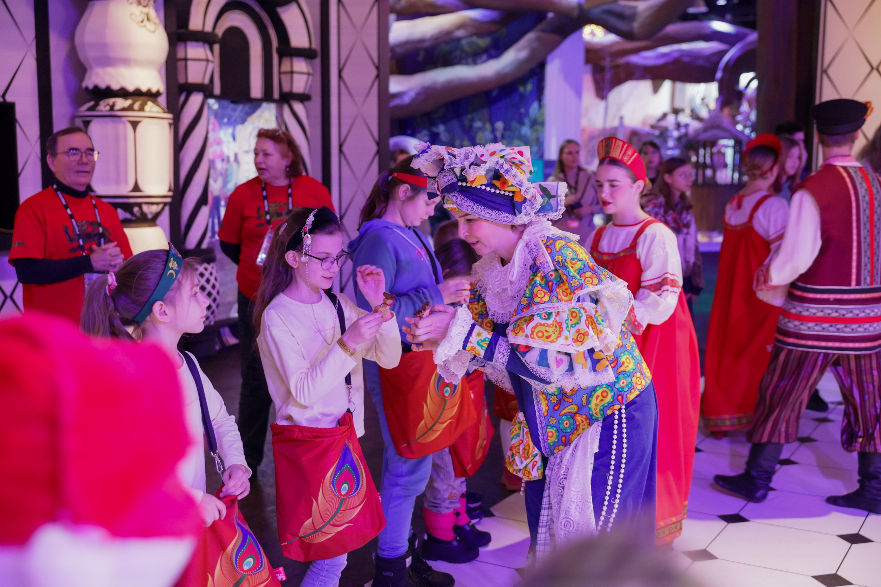 Theatrical carolling 