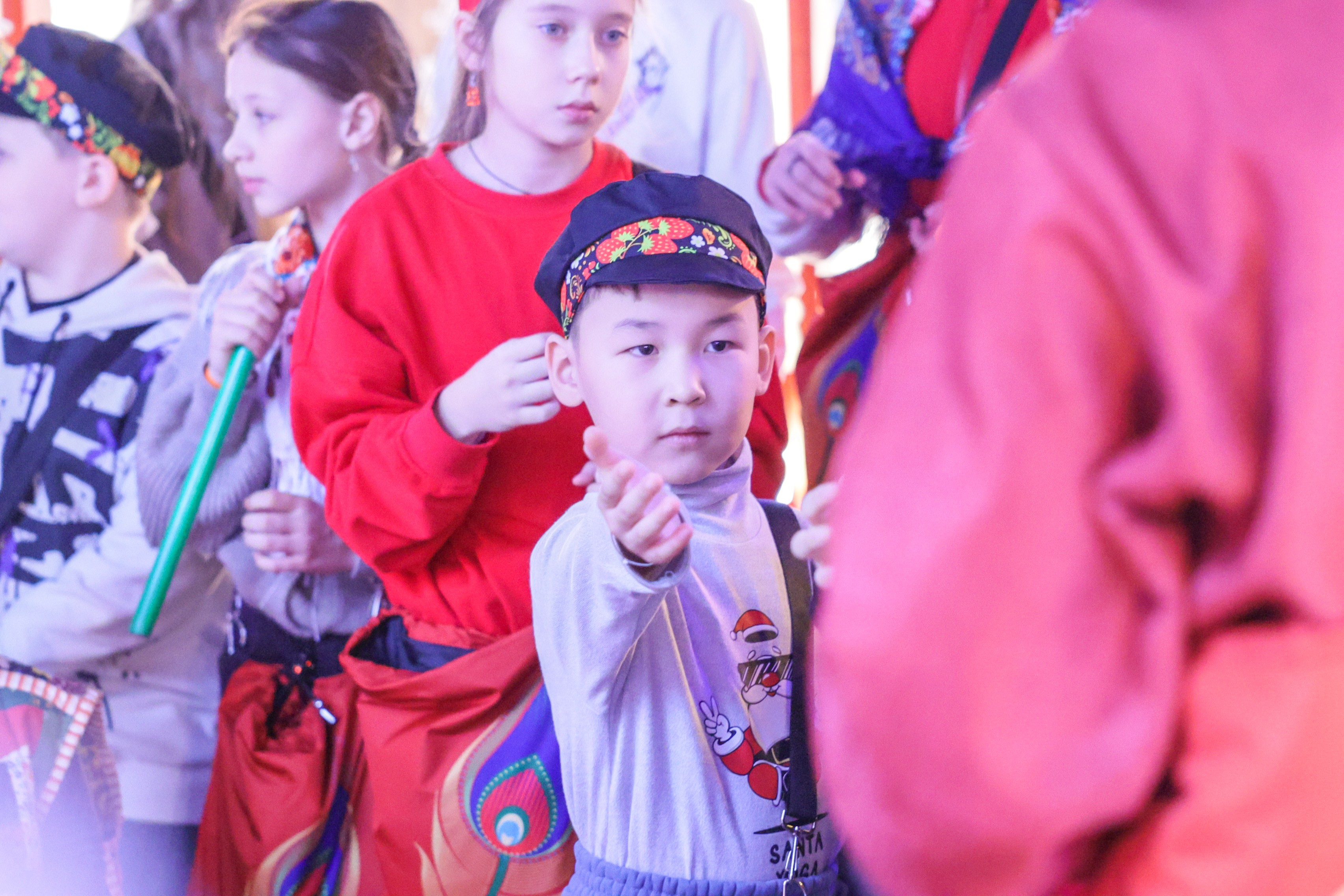 Theatrical carolling 