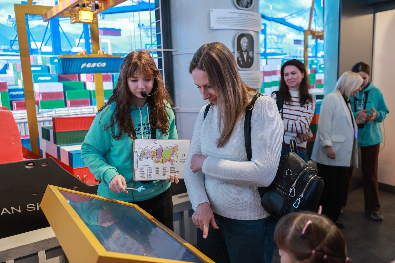 Participants of the Young Tour Guides School conducted a tour of the exposition 