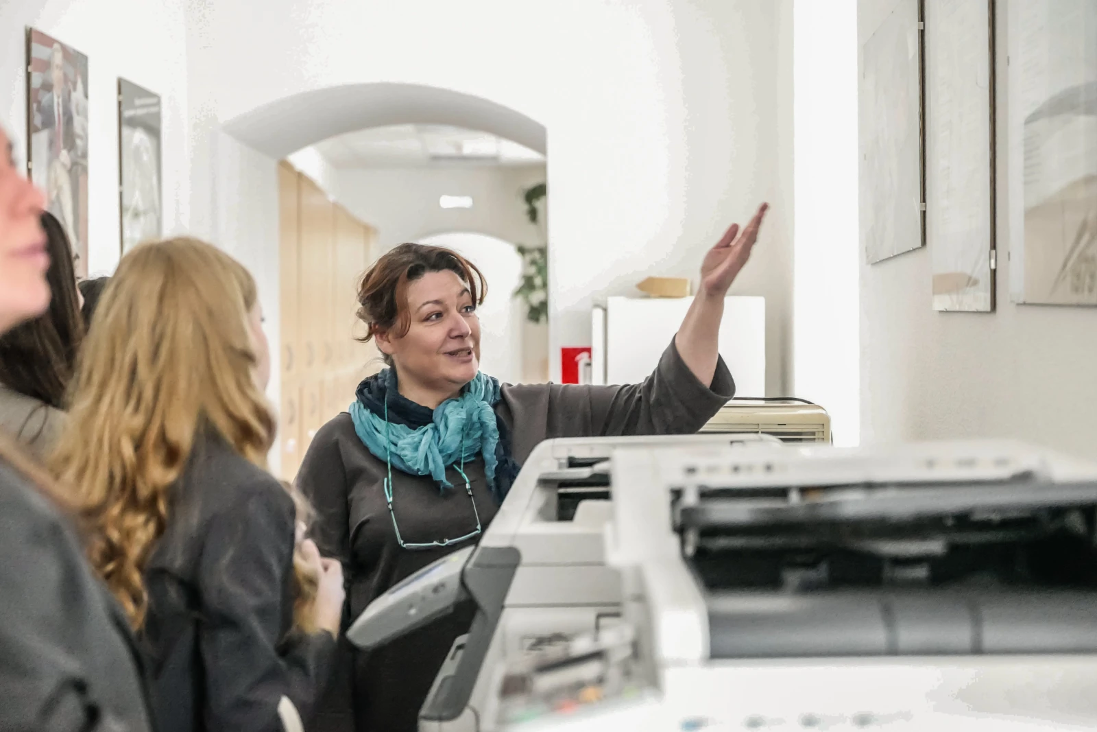 Young journalists visit the newsroom of the media outlet Argumenty i Fakty (Arguments and Facts)