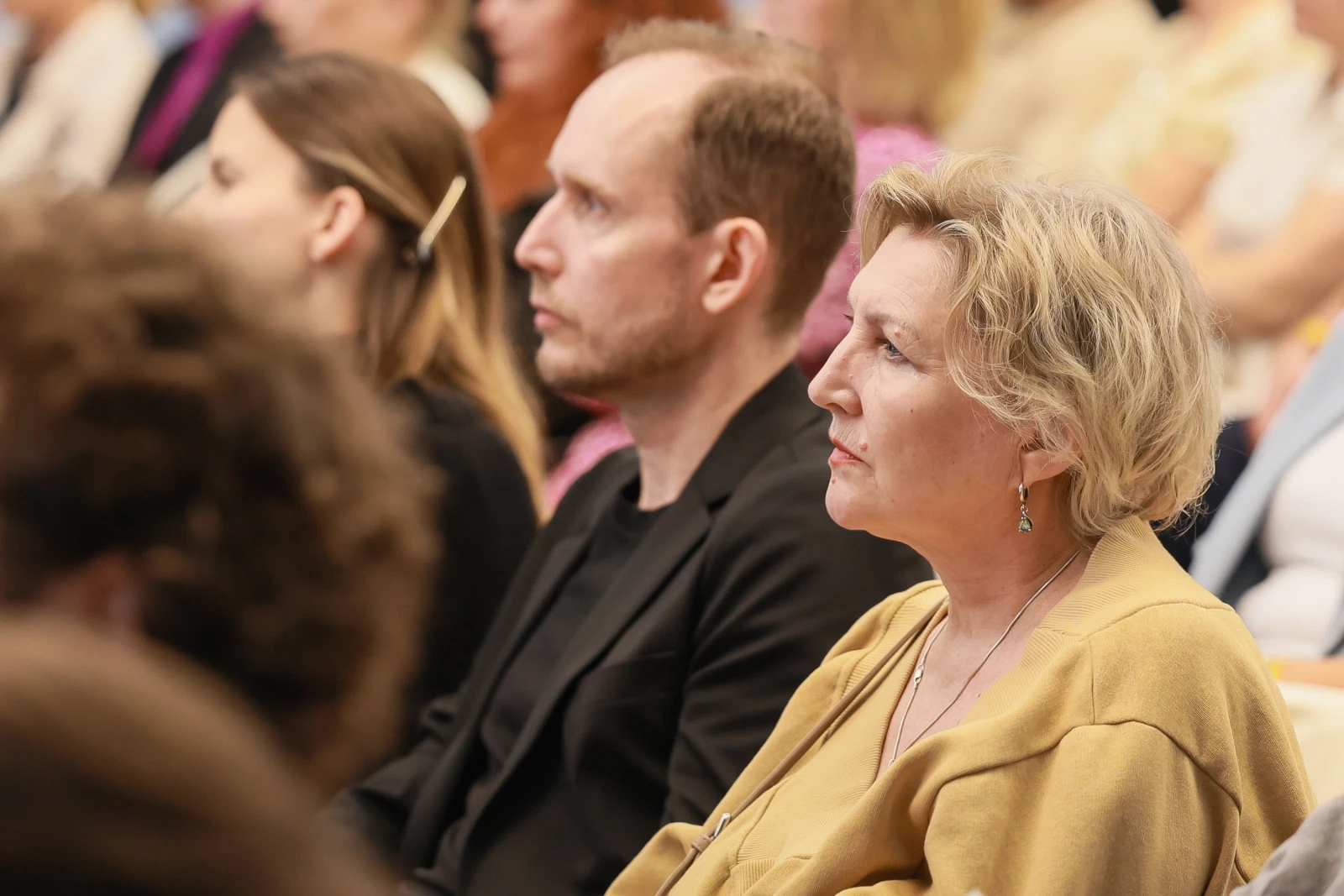 The role of the family in the lives of Russians: upbringing, traditions and the image of the future