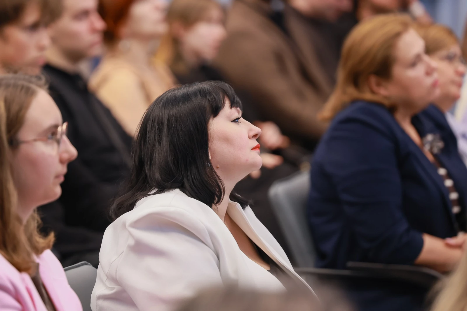 The role of the family in the lives of Russians: upbringing, traditions and the image of the future
