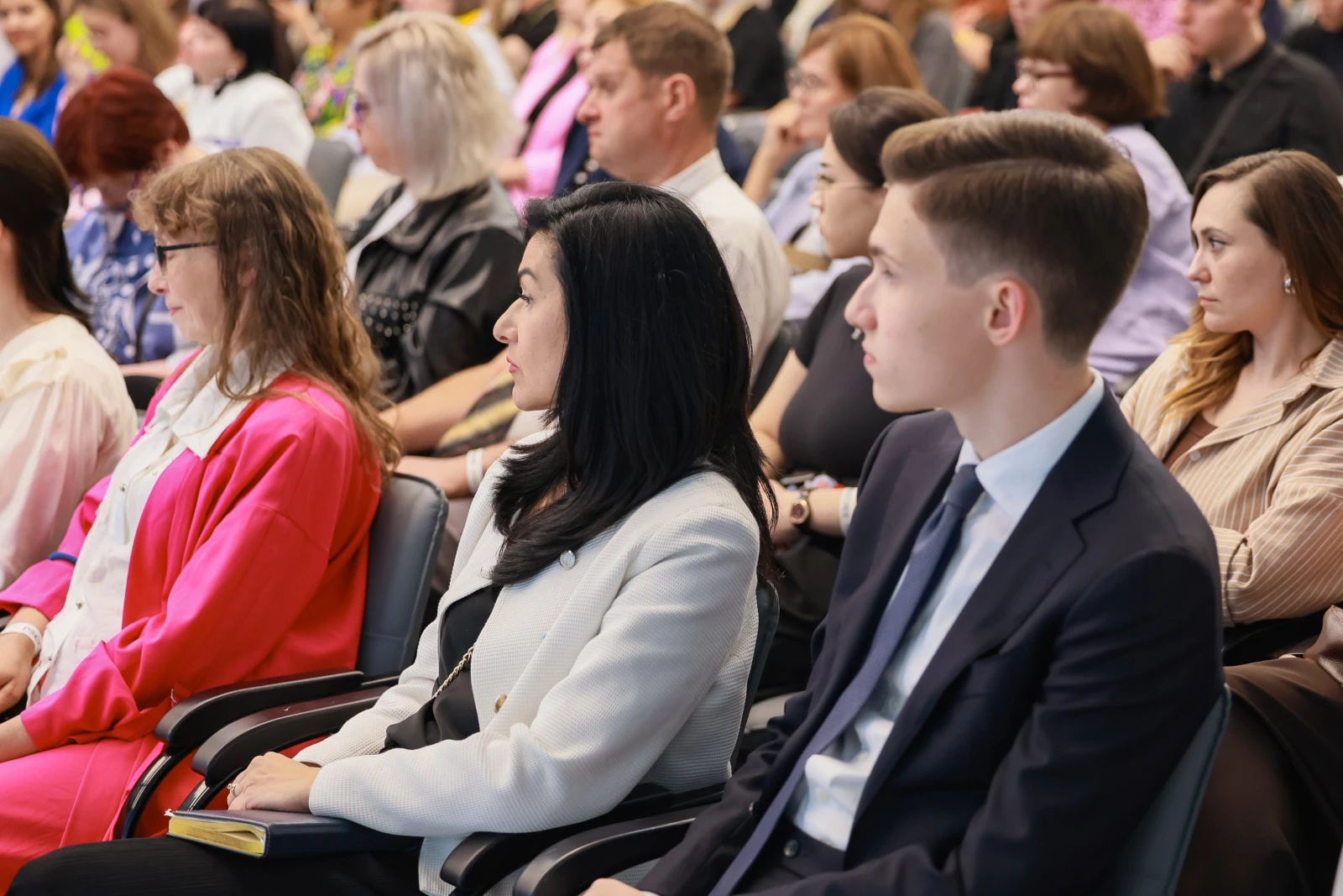 The role of the family in the lives of Russians: upbringing, traditions and the image of the future