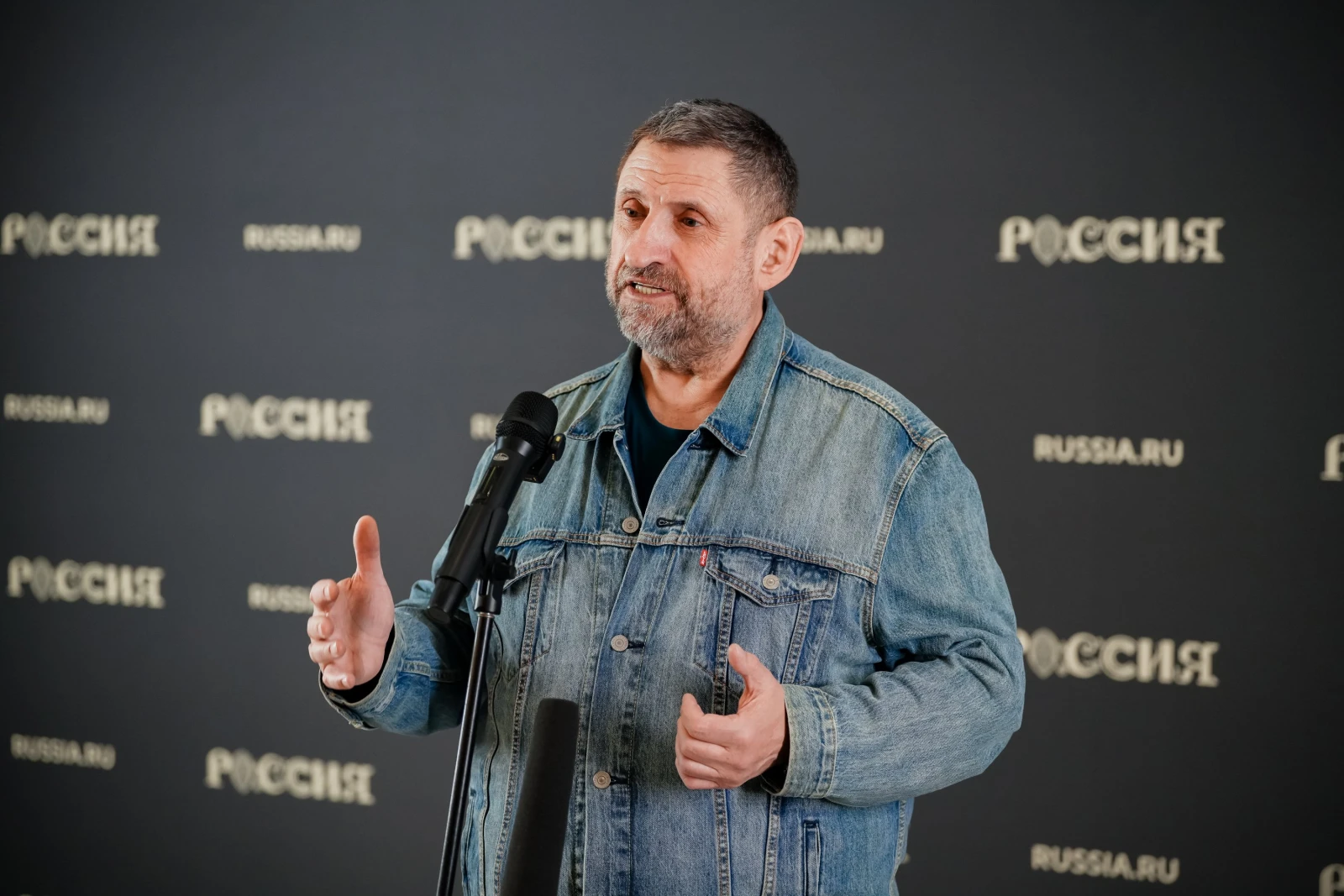 A master meeting with Alexander Sladkov as part of the project 