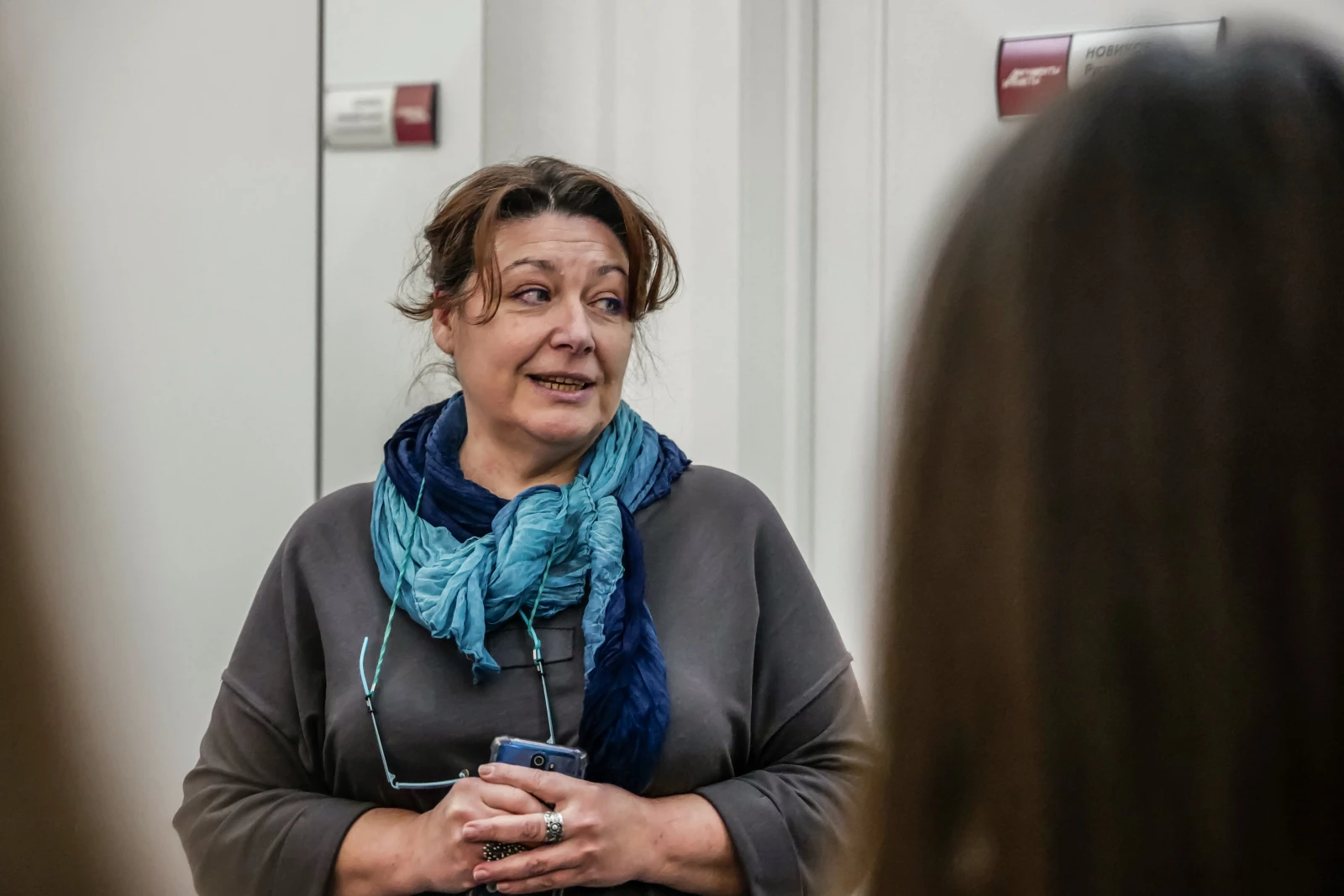 Young journalists visit the newsroom of the media outlet Argumenty i Fakty (Arguments and Facts)