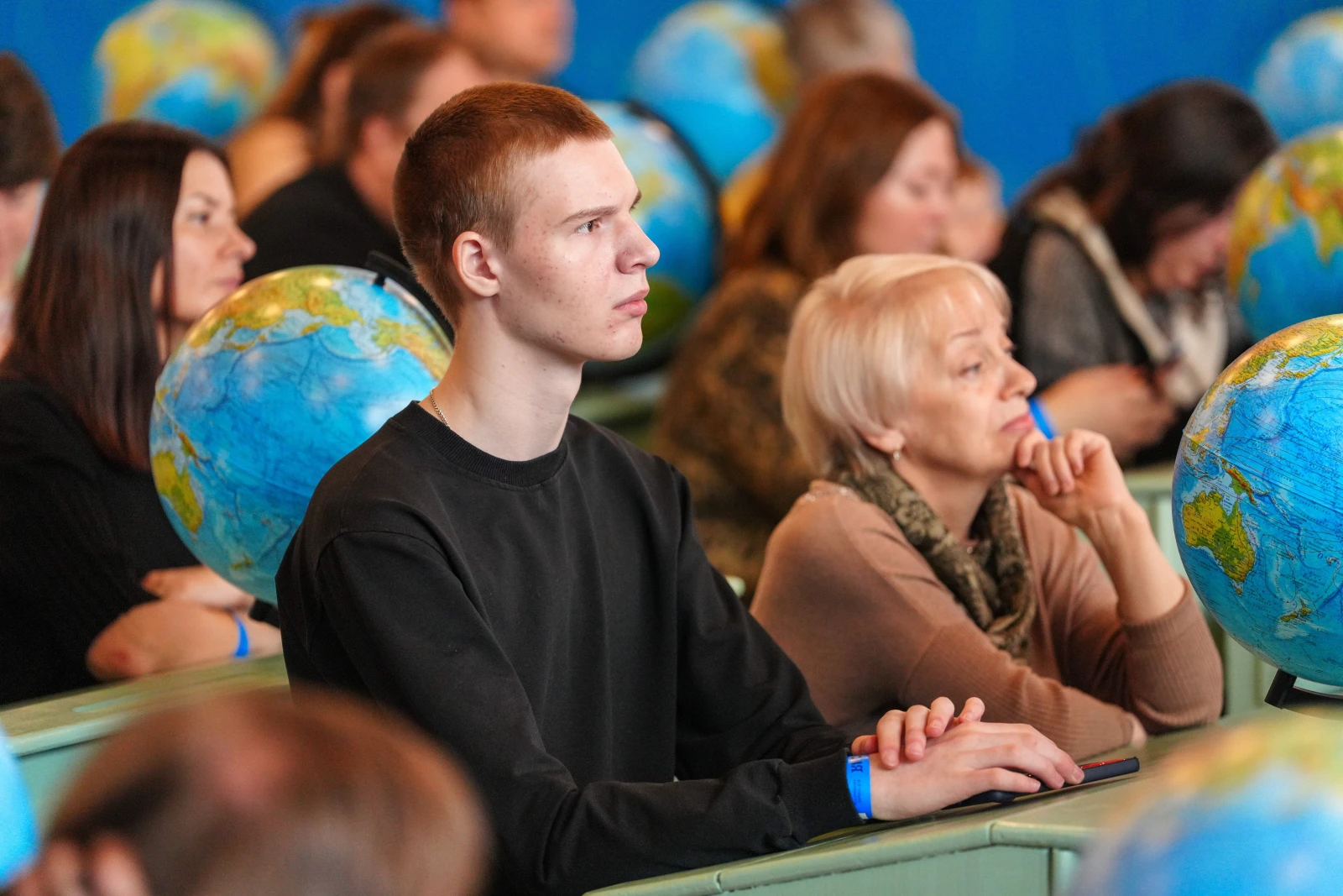 Exploring Russia: through thorns to the stars — extraterrestrial cartography