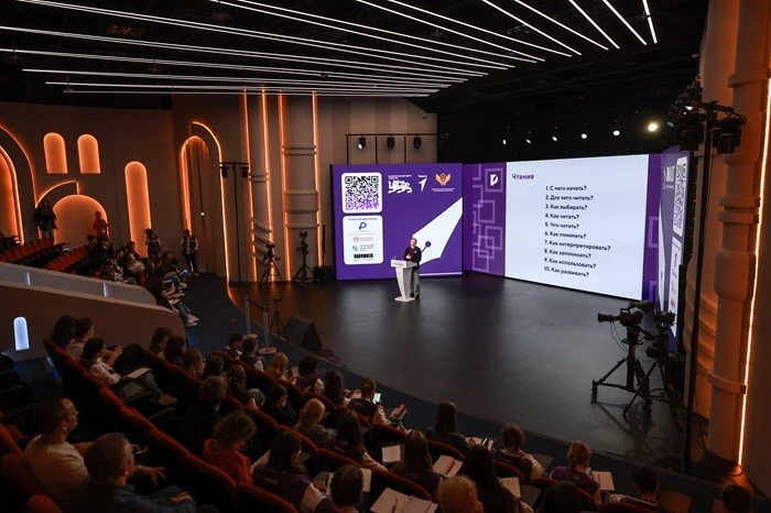 Master-meeting of the Young Journalists School with Alexei Chesnakov