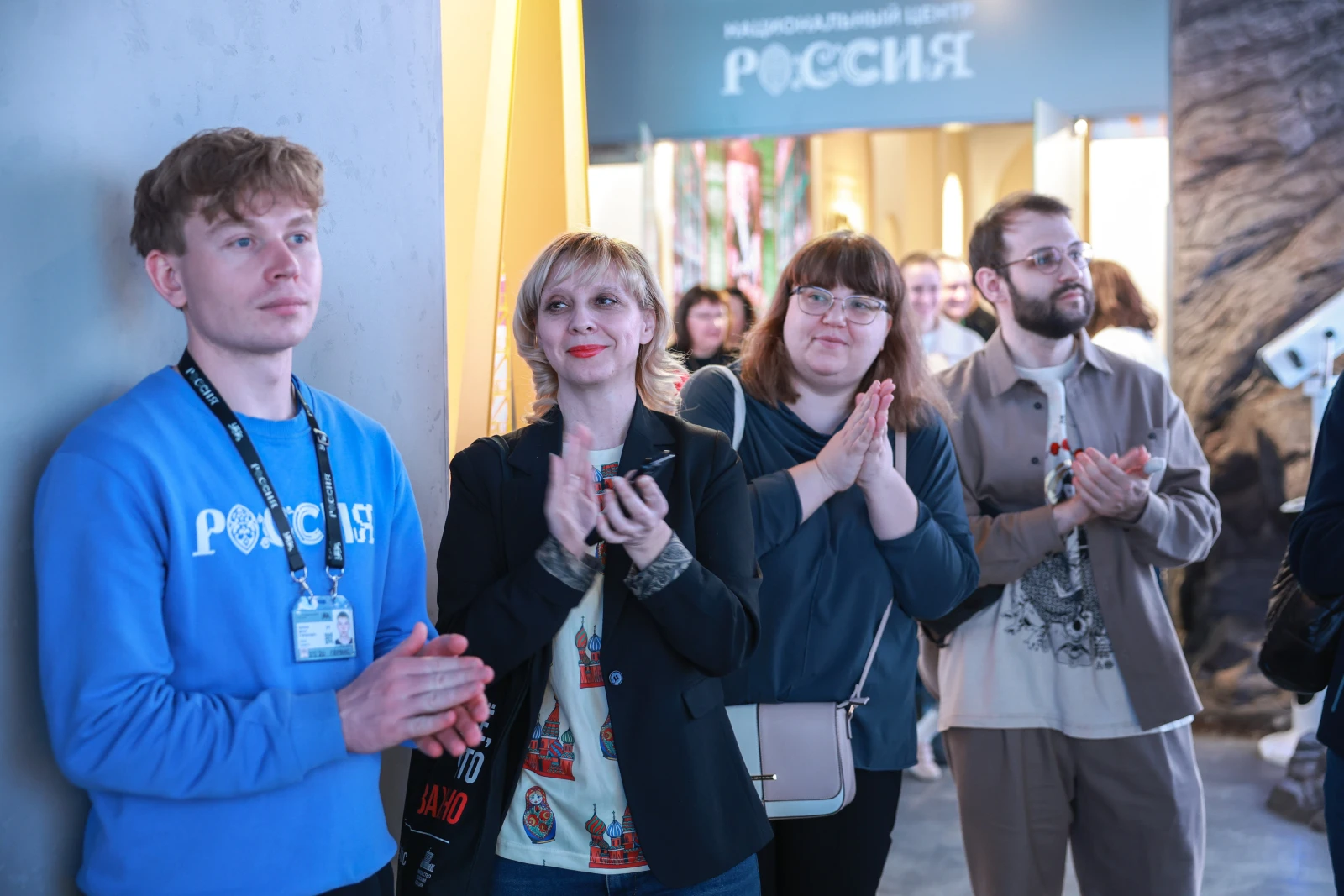 Participants of the Young Tour Guides School conducted a tour of the exposition 