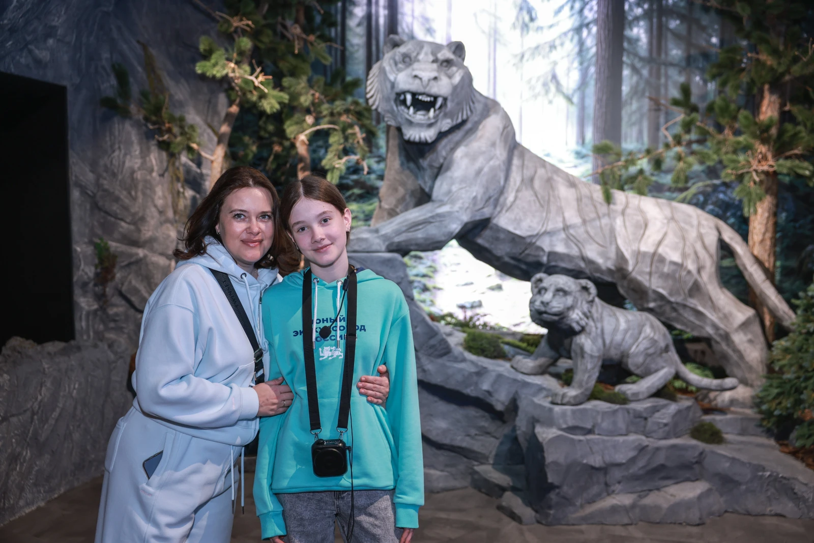 Participants of the Young Tour Guides School conducted a tour of the exposition 