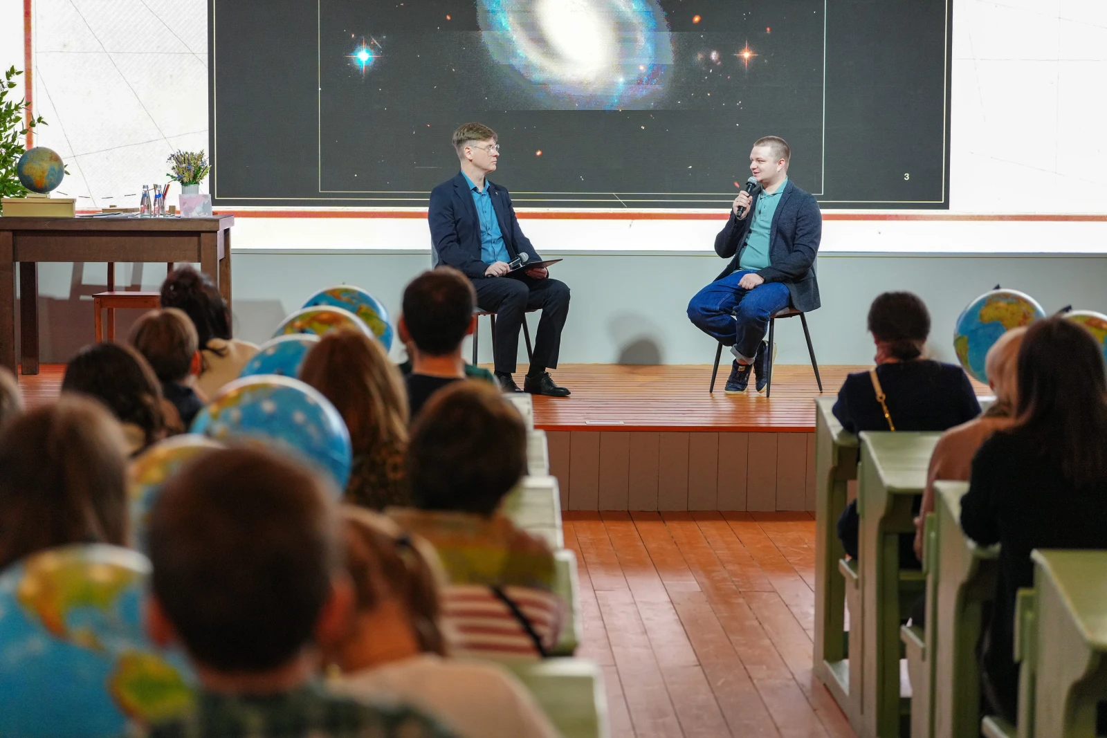 Exploring Russia: through thorns to the stars — extraterrestrial cartography