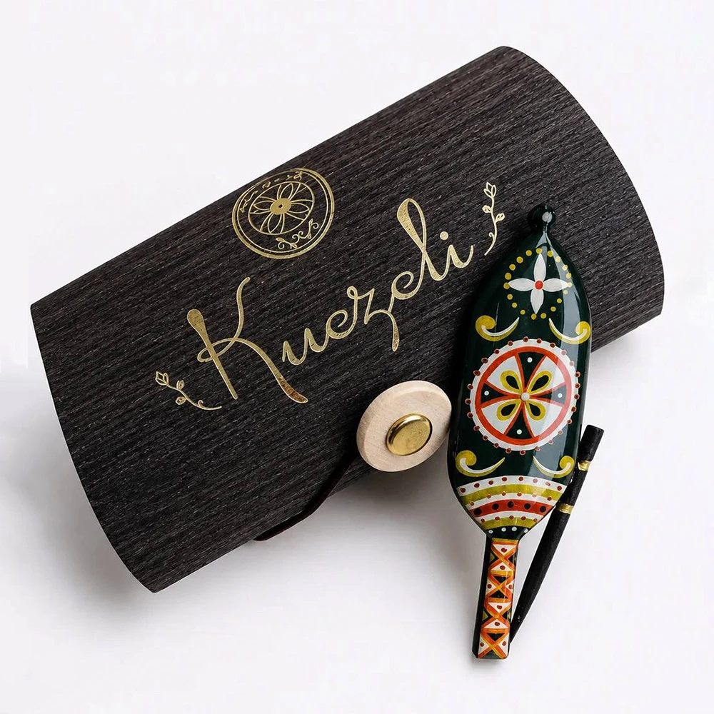 Spinning Wheel-Shaped Accessories
