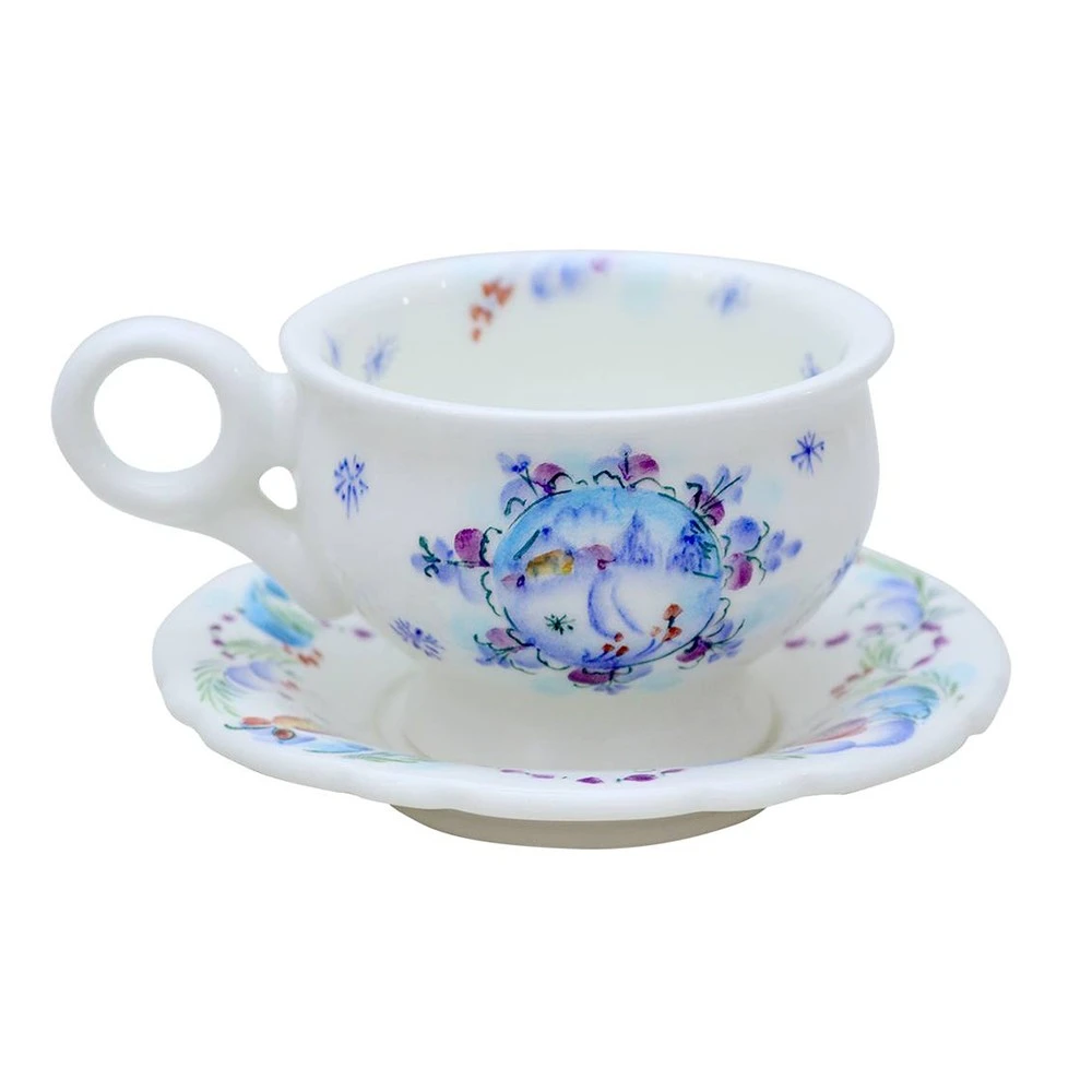 Ceramics with lace patterns